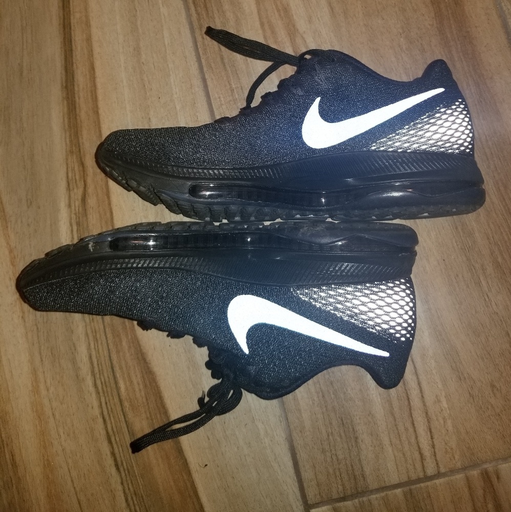 Nike womens all out low size 6.5